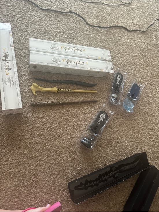 Warner Bros. Other - Warner Bros. Harry Potter Gold & Black Collectible Wands - Wizarding World